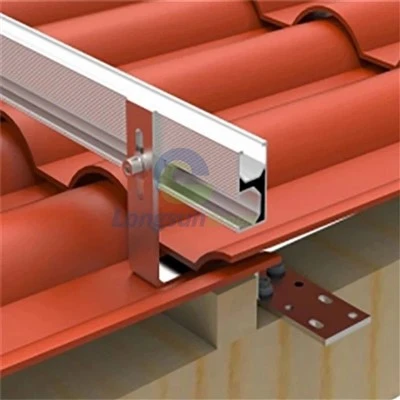 Giá đỡ mái nhà bằng bảng điều khiển năng lượng mặt trời: Móc có khả năng tương thích cao